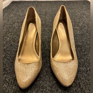 Aldo Gold Heels - Size 8.5 US